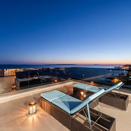 Mediteran Luxury Penthouse With Jacuzzi Apartman Mandre