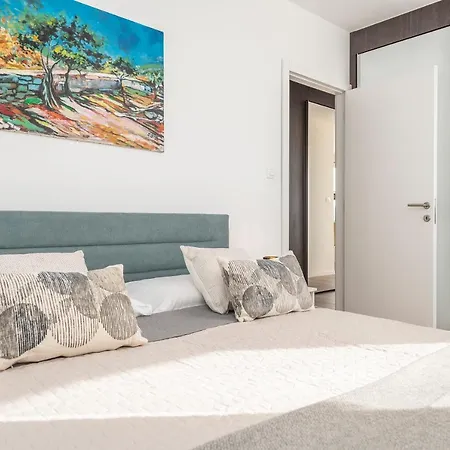 Mediteran Luxury Penthouse With Jacuzzi Appartement