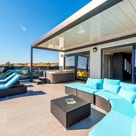 Mediteran Luxury Penthouse With Jacuzzi Appartement *