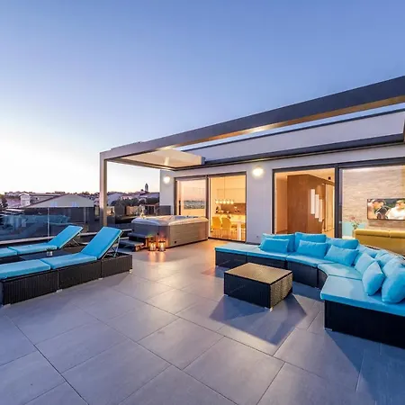 Mediteran Luxury Penthouse With Jacuzzi *