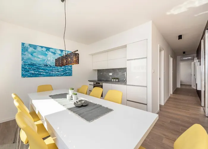 Mediteran Luxury Penthouse With Jacuzzi * Mandre