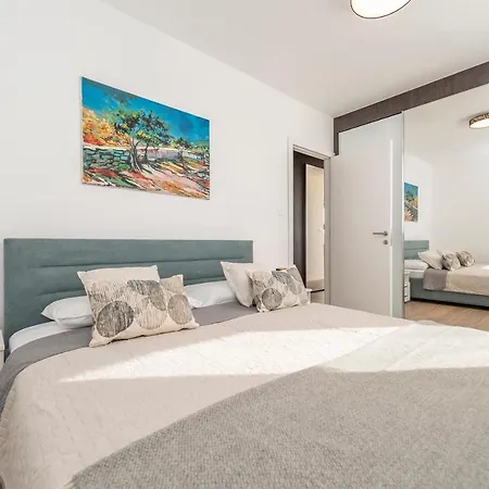 Mediteran Luxury Penthouse With Jacuzzi * Mandre