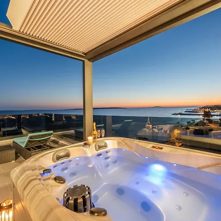 Mediteran Luxury Penthouse With Jacuzzi