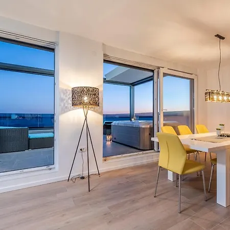 شقة Mediteran Luxury Penthouse With Jacuzzi