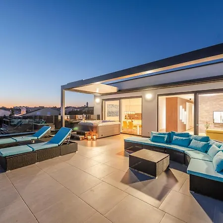شقة Mediteran Luxury Penthouse With Jacuzzi *