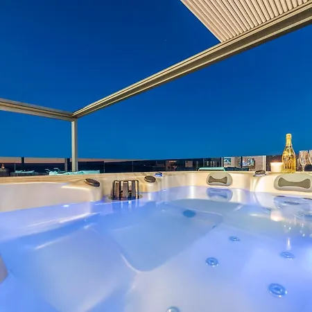 شقة Mediteran Luxury Penthouse With Jacuzzi *