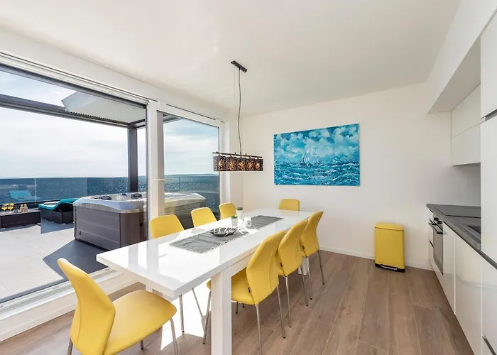 Mediteran Luxury Penthouse With Jacuzzi Mandre