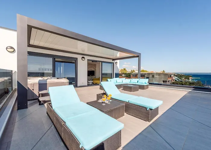 Mediteran Luxury Penthouse With Jacuzzi Apartmán Mandre