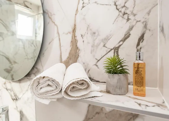 Mediteran Luxury Penthouse With Jacuzzi