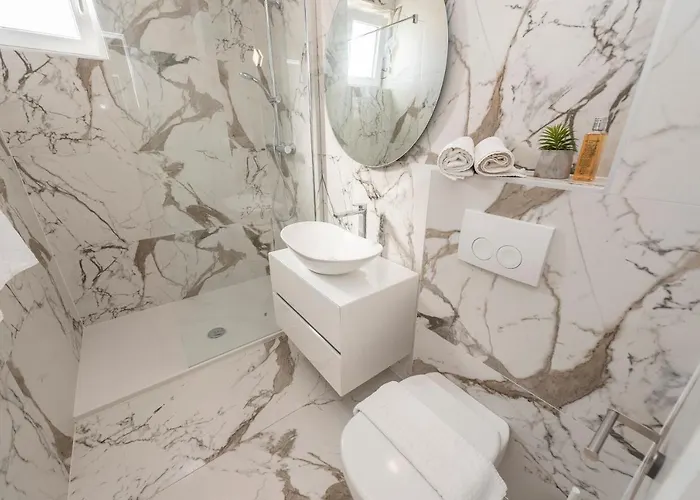 Mediteran Luxury Penthouse With Jacuzzi Apartmán Mandre