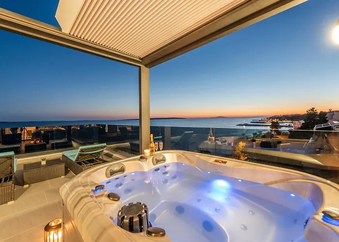 Mediteran Luxury Penthouse With Jacuzzi