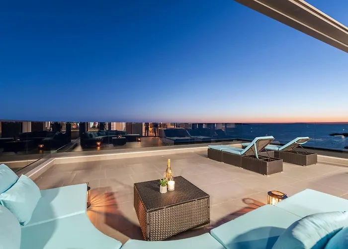 Mediteran Luxury Penthouse With Jacuzzi * Mandre