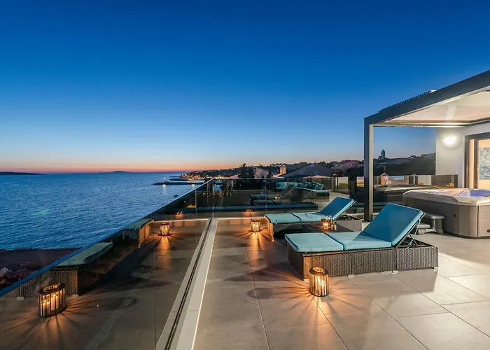 Apartmán Mediteran Luxury Penthouse With Jacuzzi Mandre