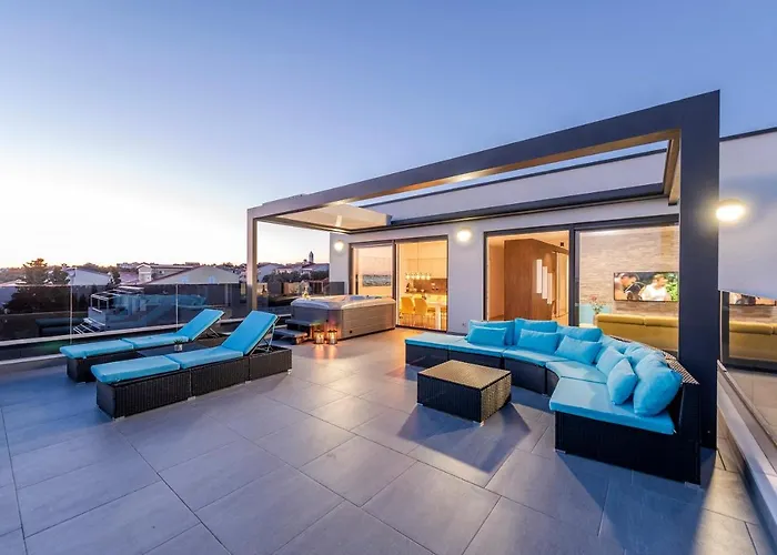 Mediteran Luxury Penthouse With Jacuzzi *